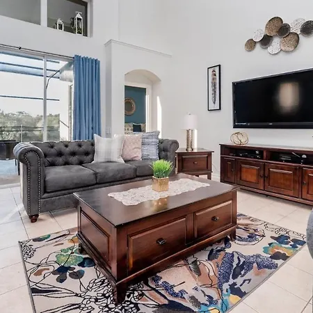 8135 Sun Palm Vila